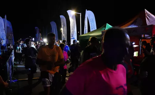 Ostatnie piątkowe zmagania na Festiwalu Biegowym. Ruszył Bieg Nocny na 7 km - 33